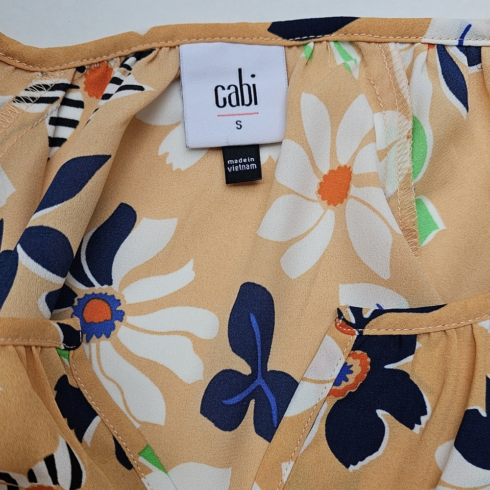 Cabi Blouse, Sz S, flower print, business casual, casual